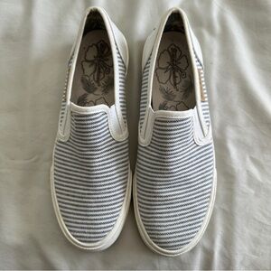 Tommy Bahama Gray and White Striped Sneakers Size 7.5